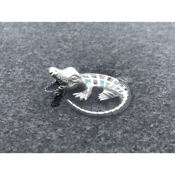 a_que_toda_mujer_debe_de_tener_dije