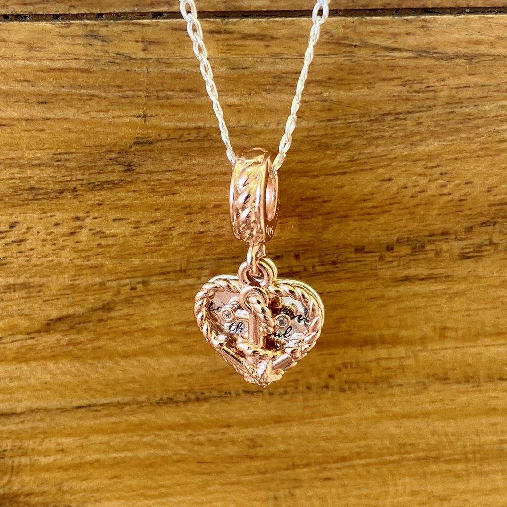 Diferencia entre Collar y Gargantilla | Nicola Joyeria