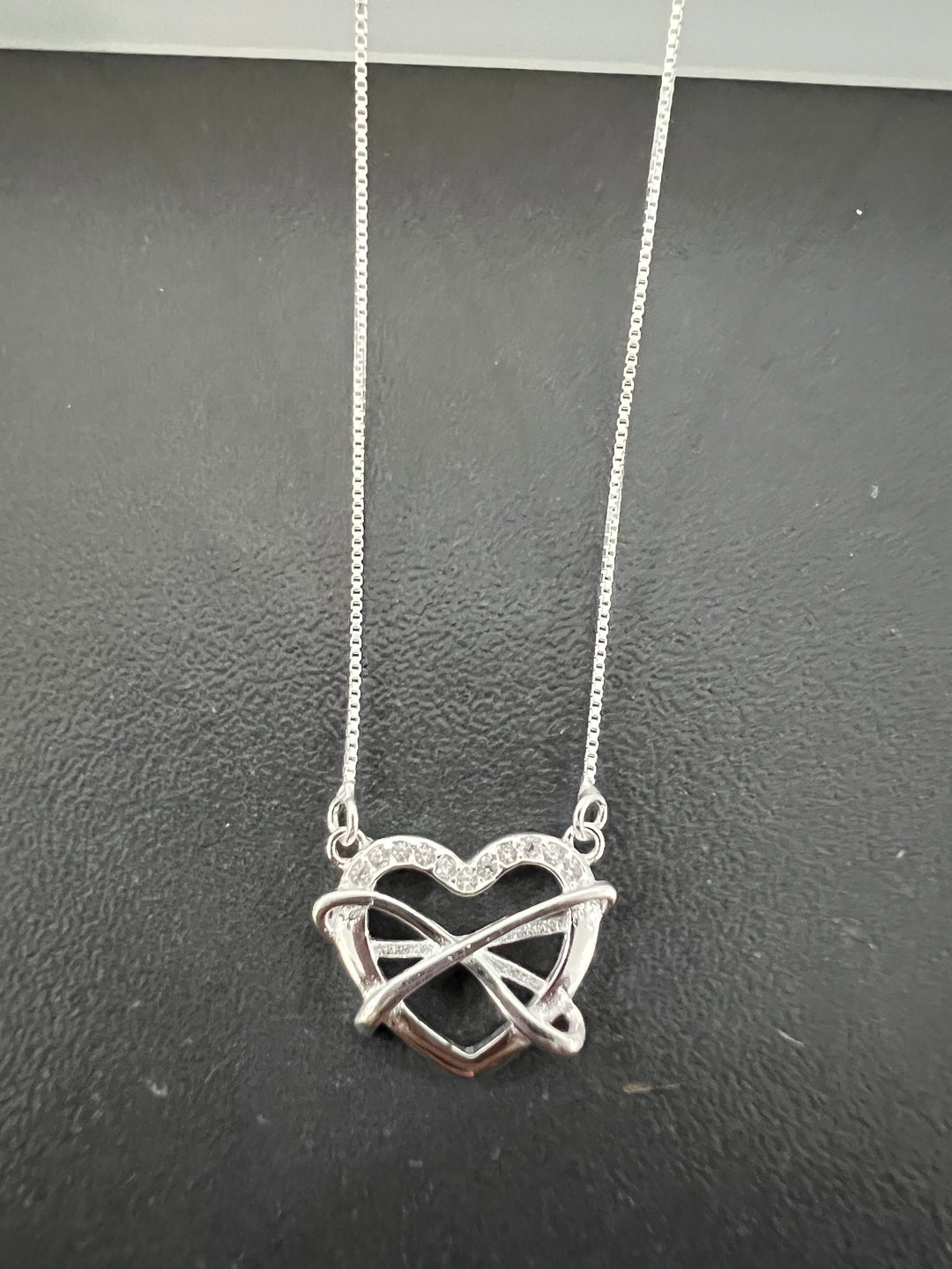 Collar Plata Corazón Lazo