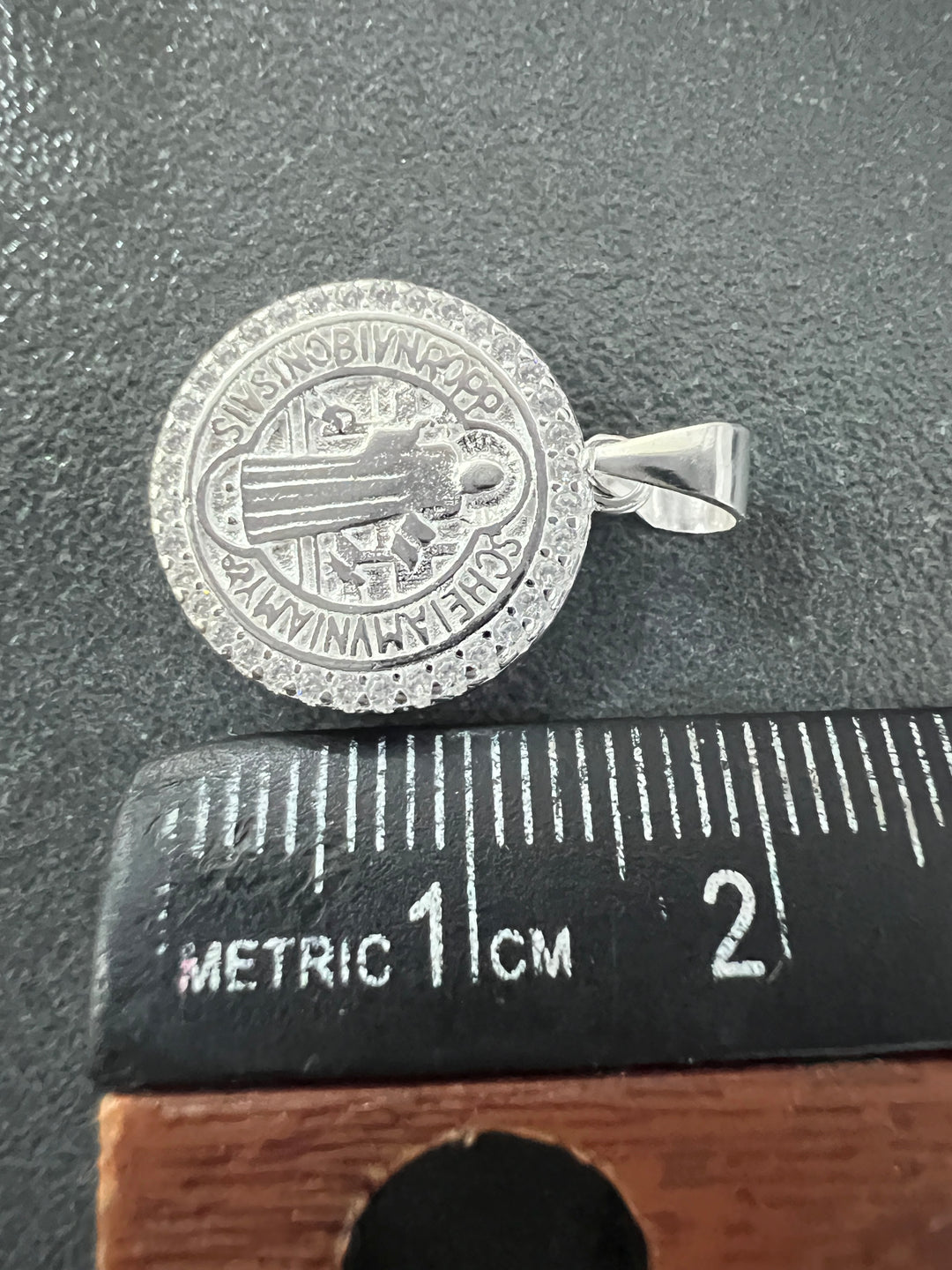 Dije San Benito 15MM Plata