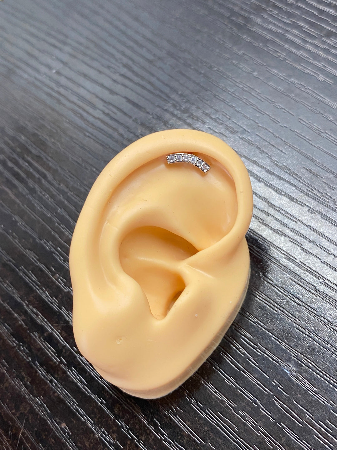 Arete Quirúrgico 💙 Curvo Plateado