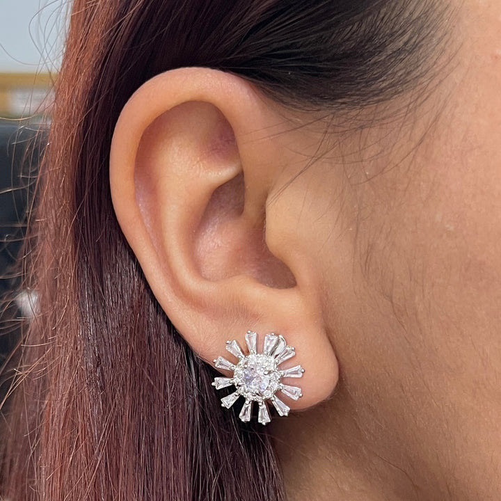 Aretes de Acero Prensa Flor Plateada