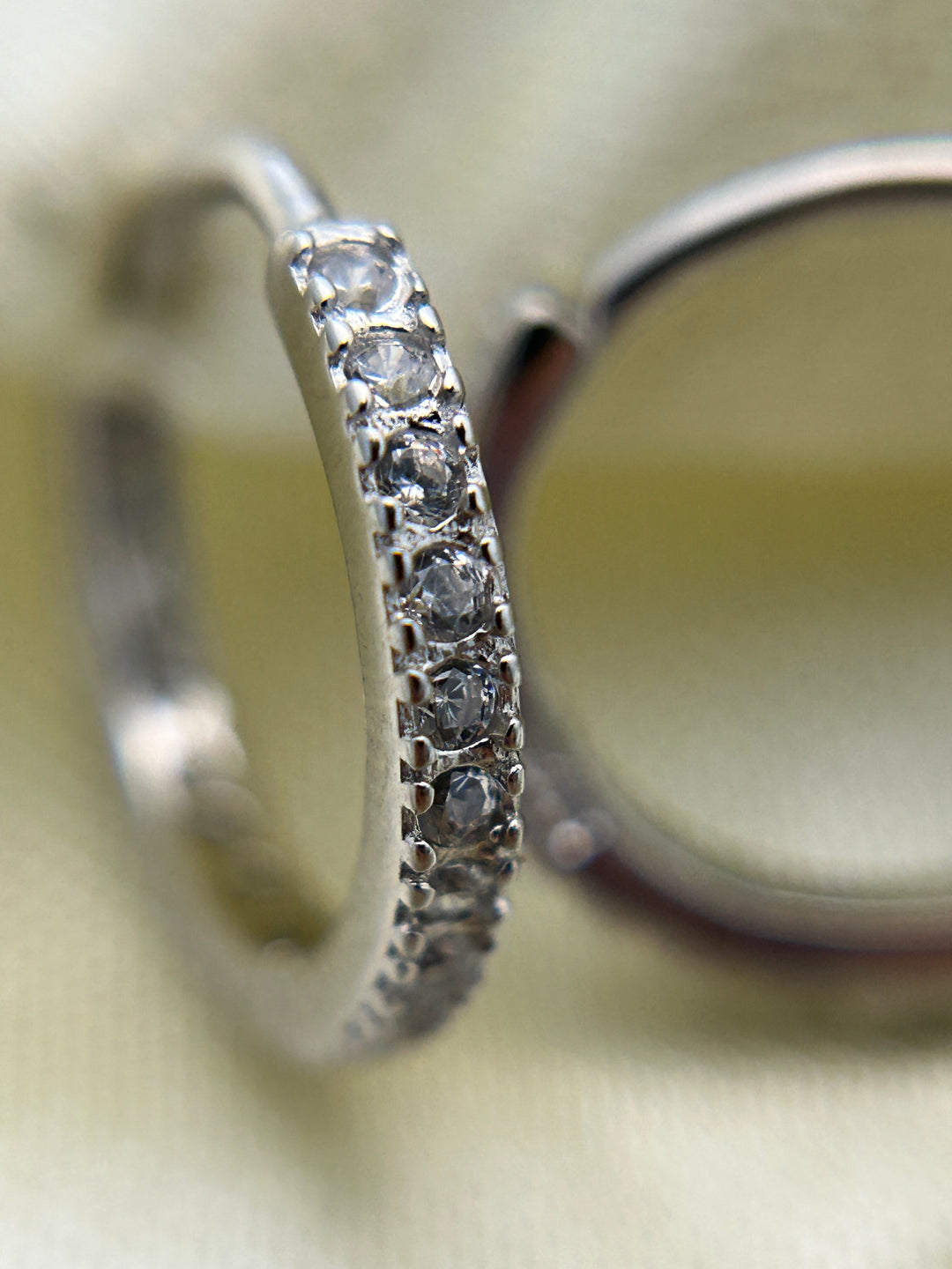 Huggies de Plata Brillantes