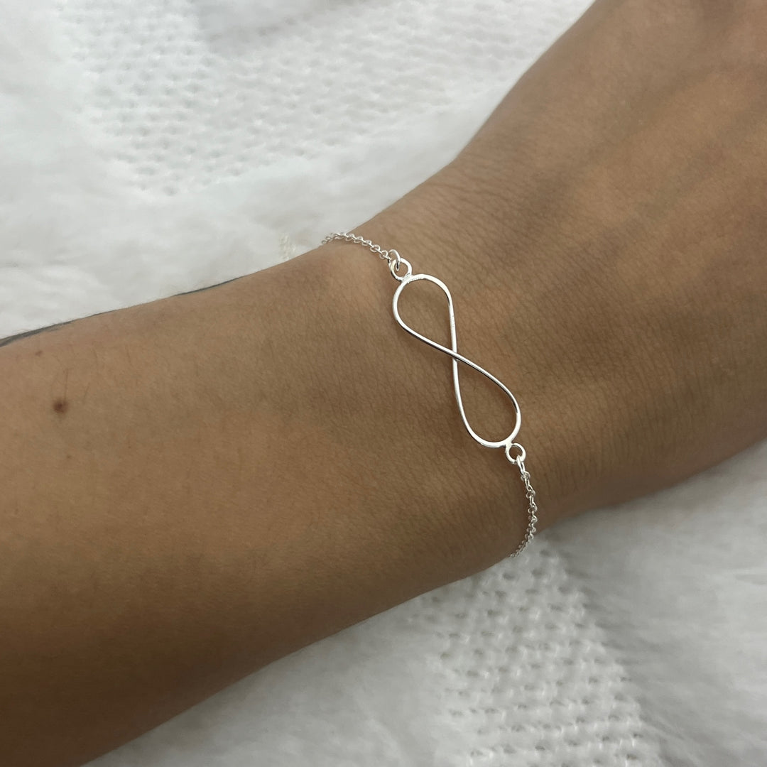 Compra en línea una pulsera con el dije de infinito 💯 PLATA 925 💎 en Costa Rica 🇨🇷