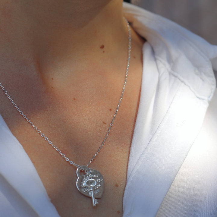 Return to Tiffäny 🔑 Dije de Corazón con Llave