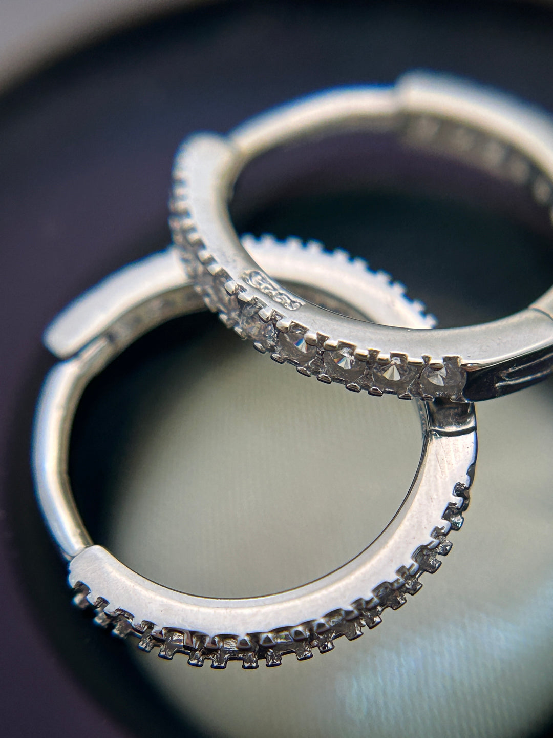 Huggies de Plata Brillantes