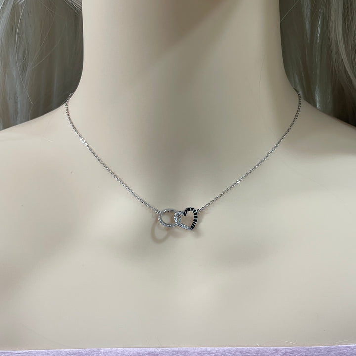 Collar de Acero Círculo y Corazón Plateada