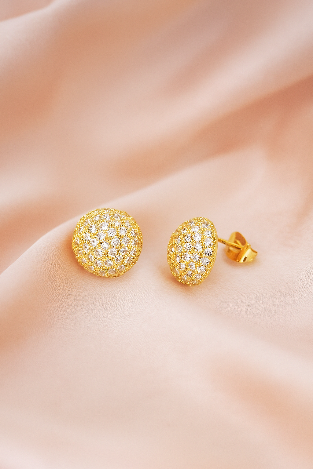 Aretes de Acero Dorado Media Esfera