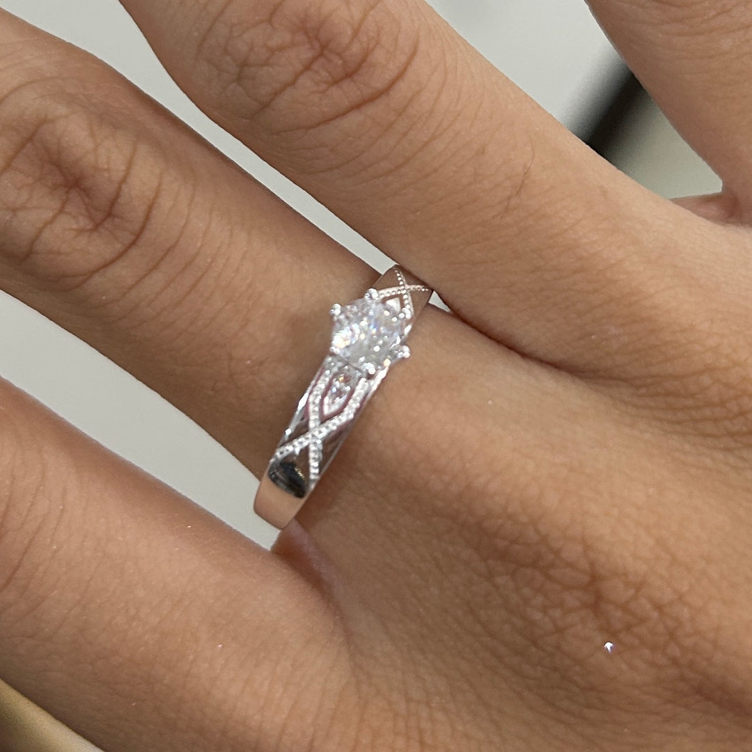 Anillo de Compromiso Línea Entrelazada 🌹Plata 925