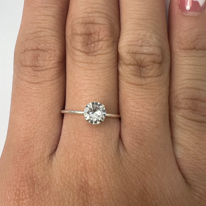 Anillo de Plata Promesa Solitaria