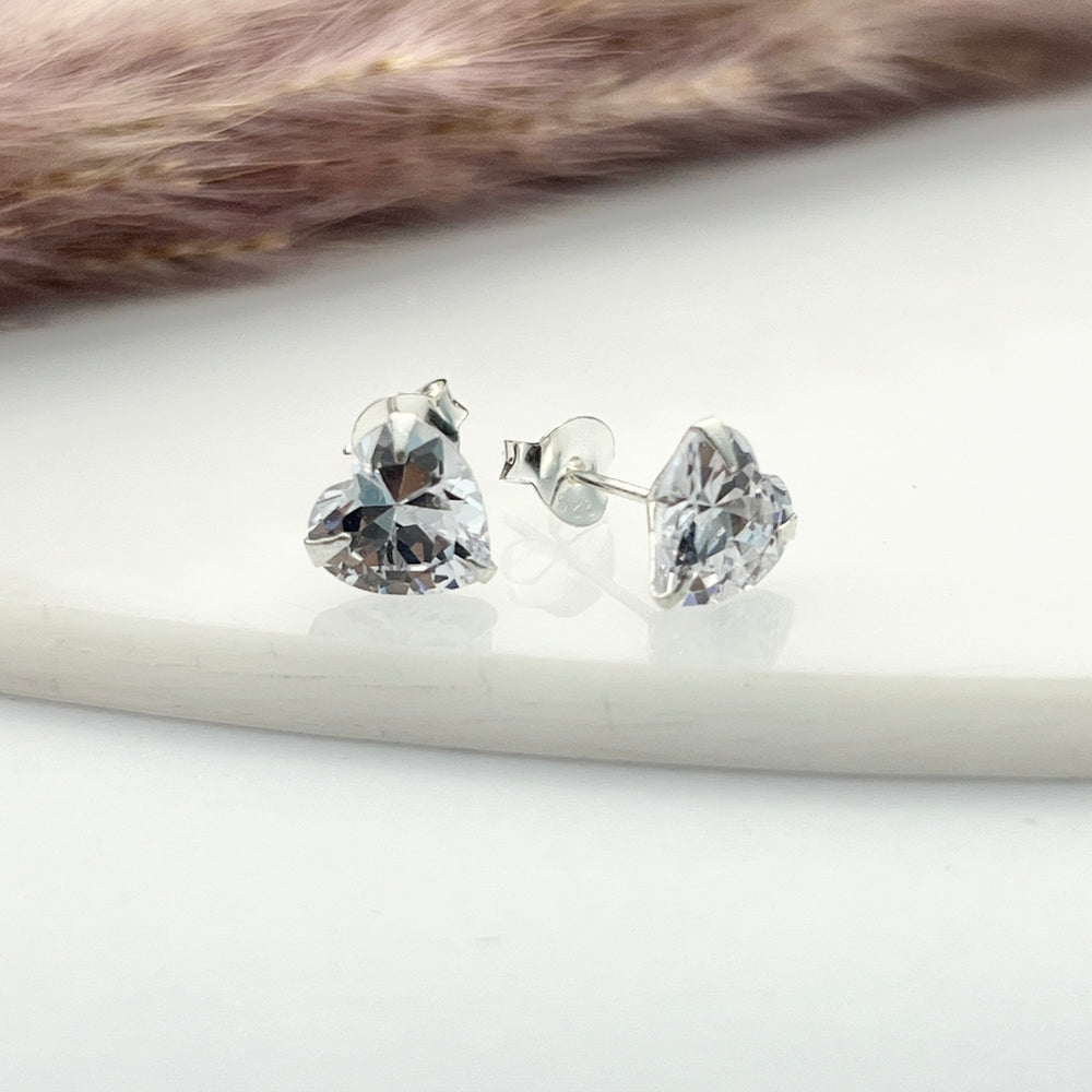 Aretes Chispas Corazón ❤️ Nicola Joyería 🇨🇷