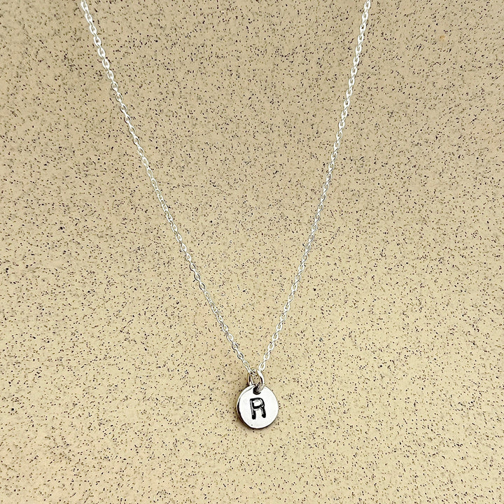 Collar de plata 925 con la letra R