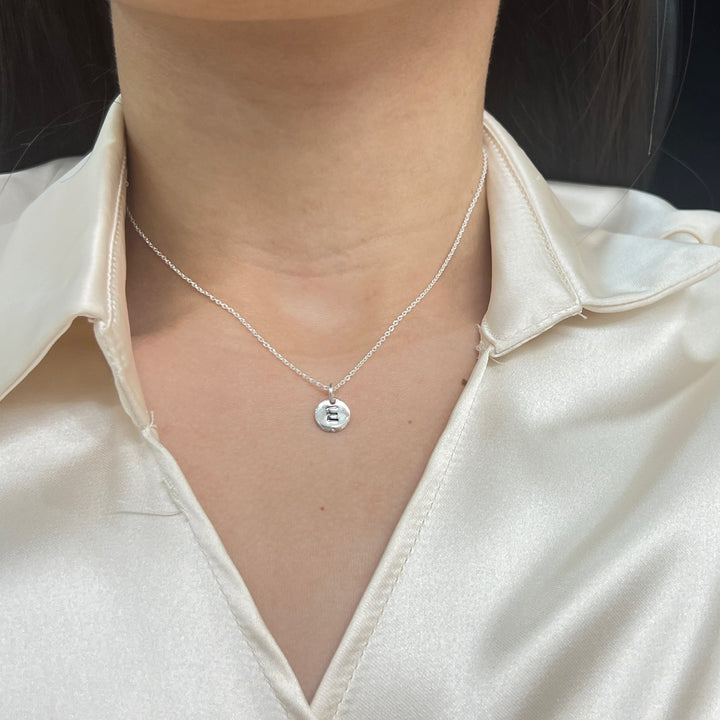 Collar de Plata Letra E 