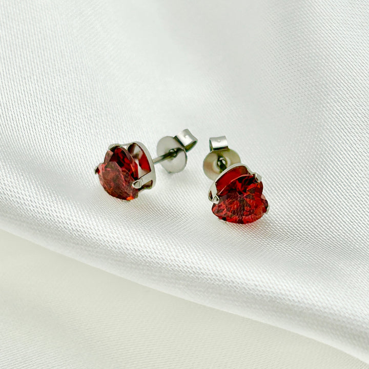 Aretes de Acero Corazón Rojo