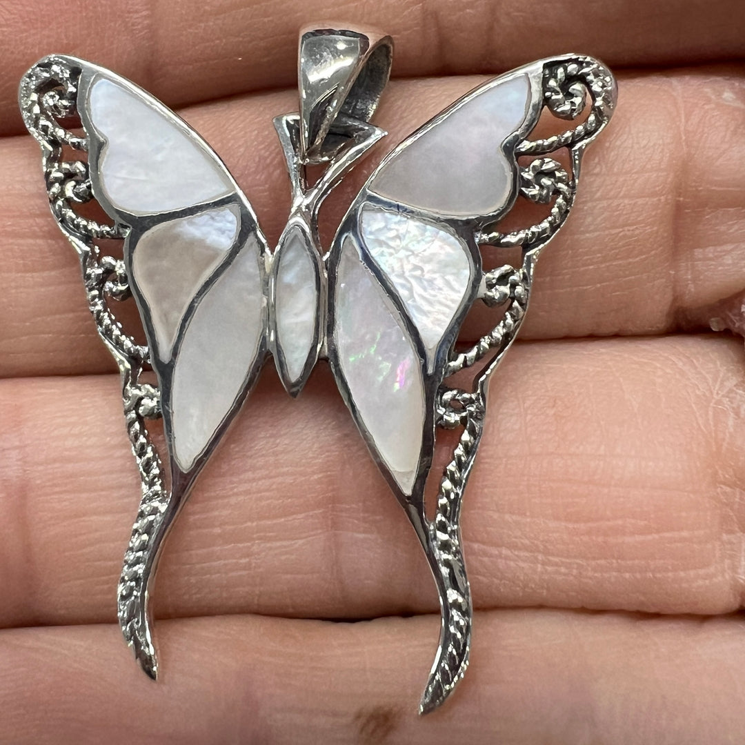 Dije de Plata Mariposa madre perla
