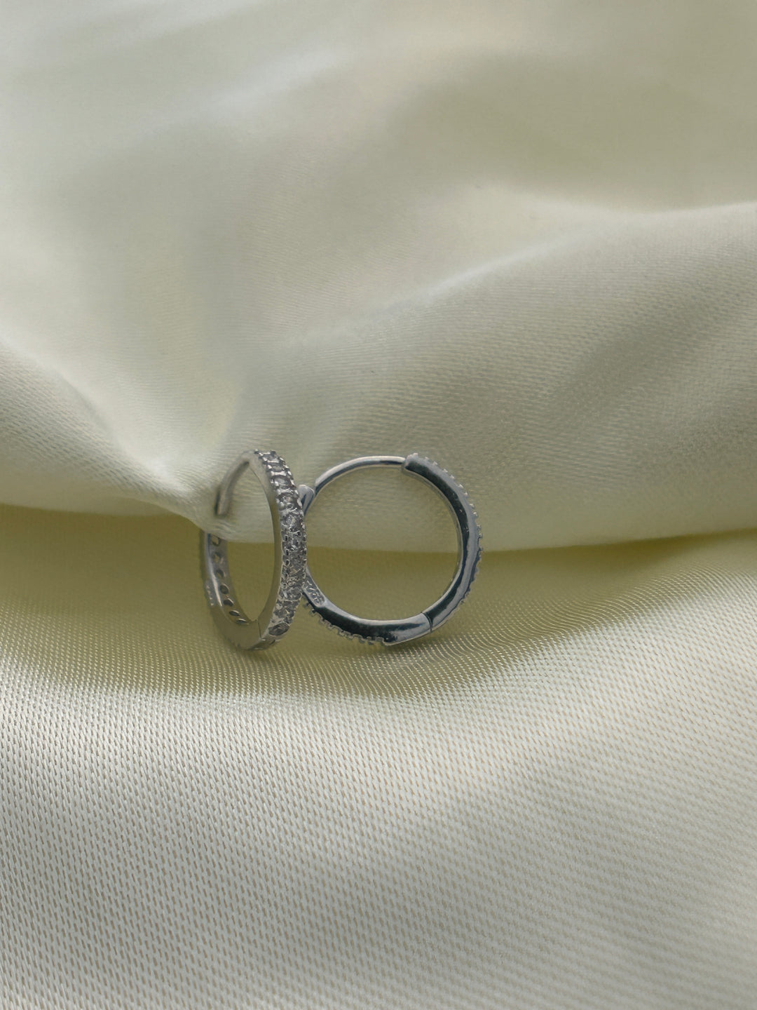 Huggies de Plata Brillantes