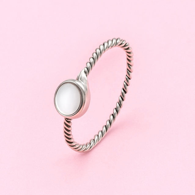 Anillo de Plata Enlazado Redondo Madre Perla