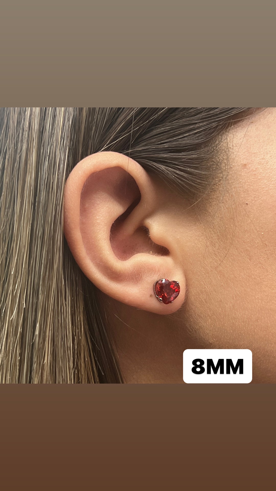 Aretes de Acero Corazón Rojo