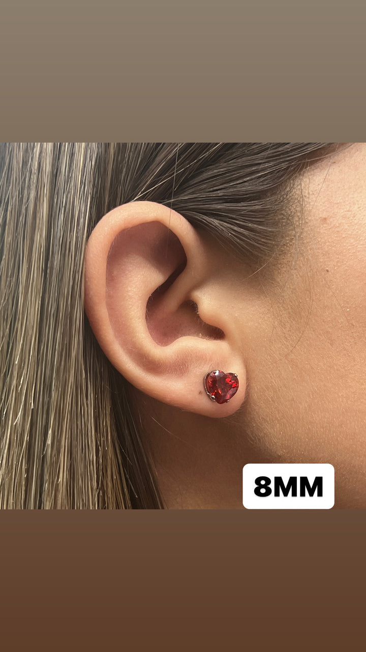 Aretes de Acero Corazón Rojo