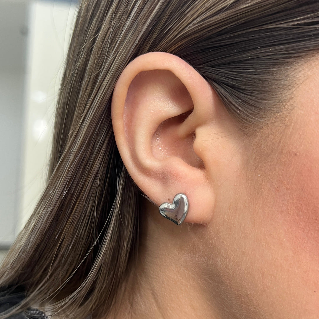 Aretes de Acero Corazón de Luz Plateada