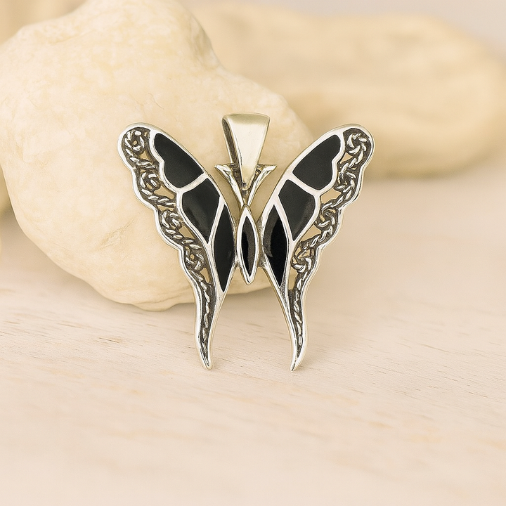 Dije de Plata Mariposa Ónix