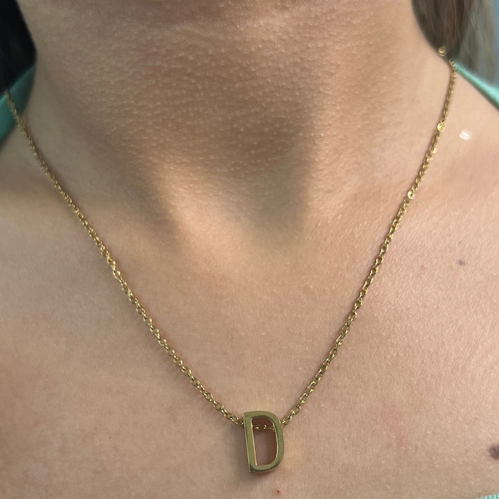 Collar Letra D