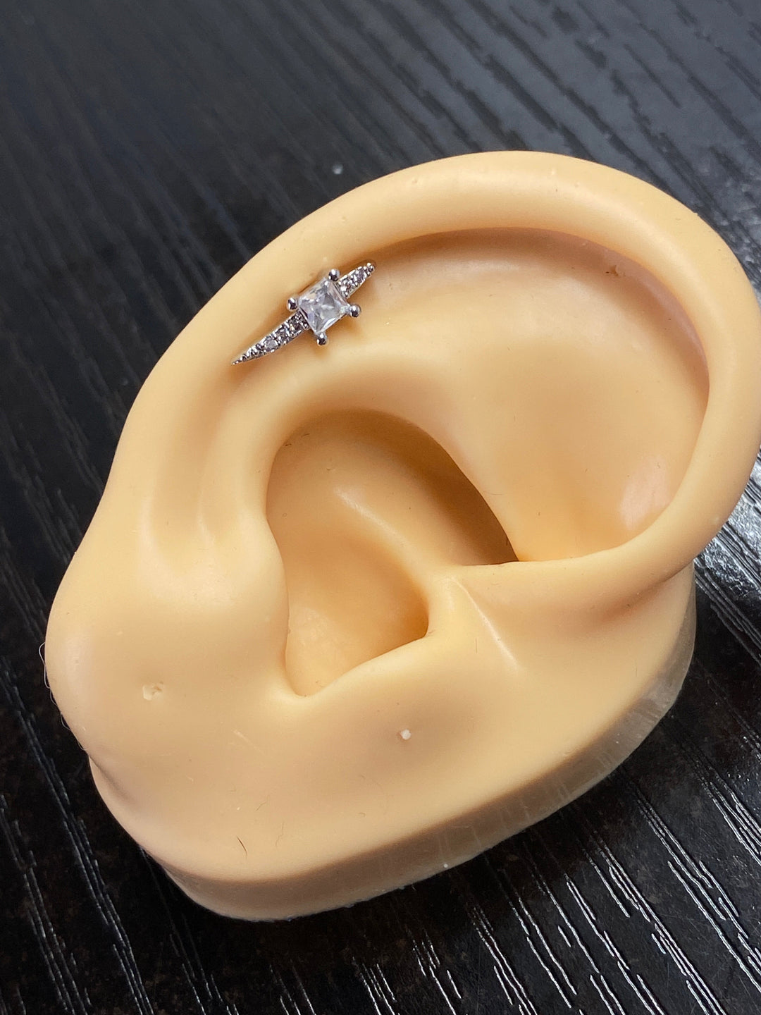 Arete Quirúrgico 💙 Recto Plateado