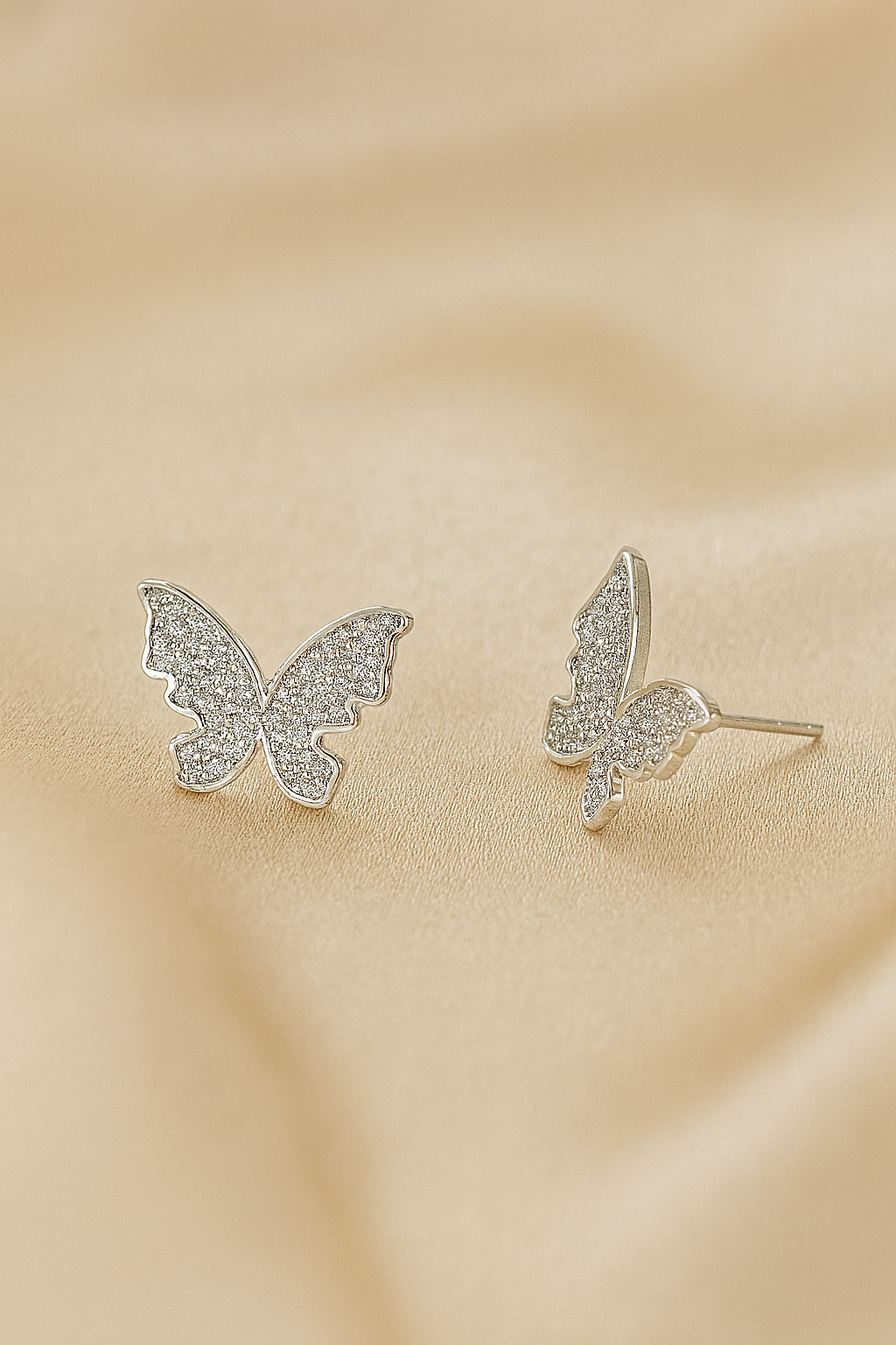 Aretes de Acero Plateado Mariposa Grande 🦋