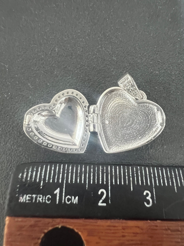 Dije Relicario Corazón Plata