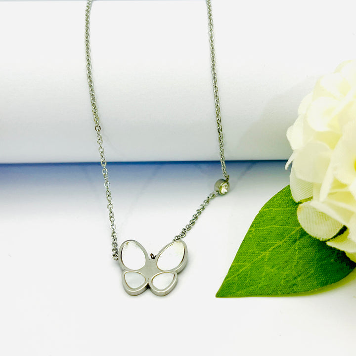 Gargantilla de Acero Alas de Seda Plateada🦋