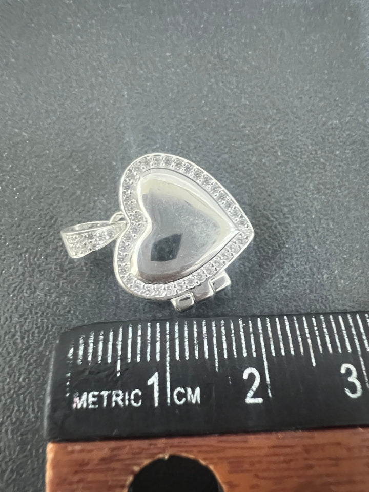 Dije Relicario Corazón Plata