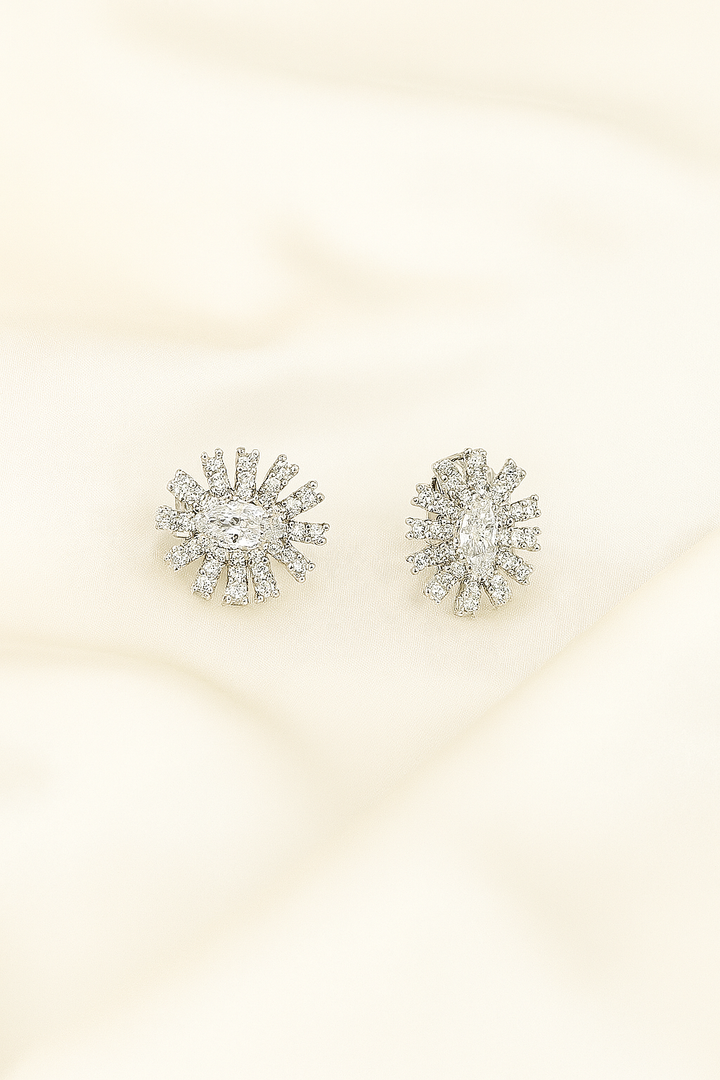 Aretes de Acero Prensa Plateada Saura