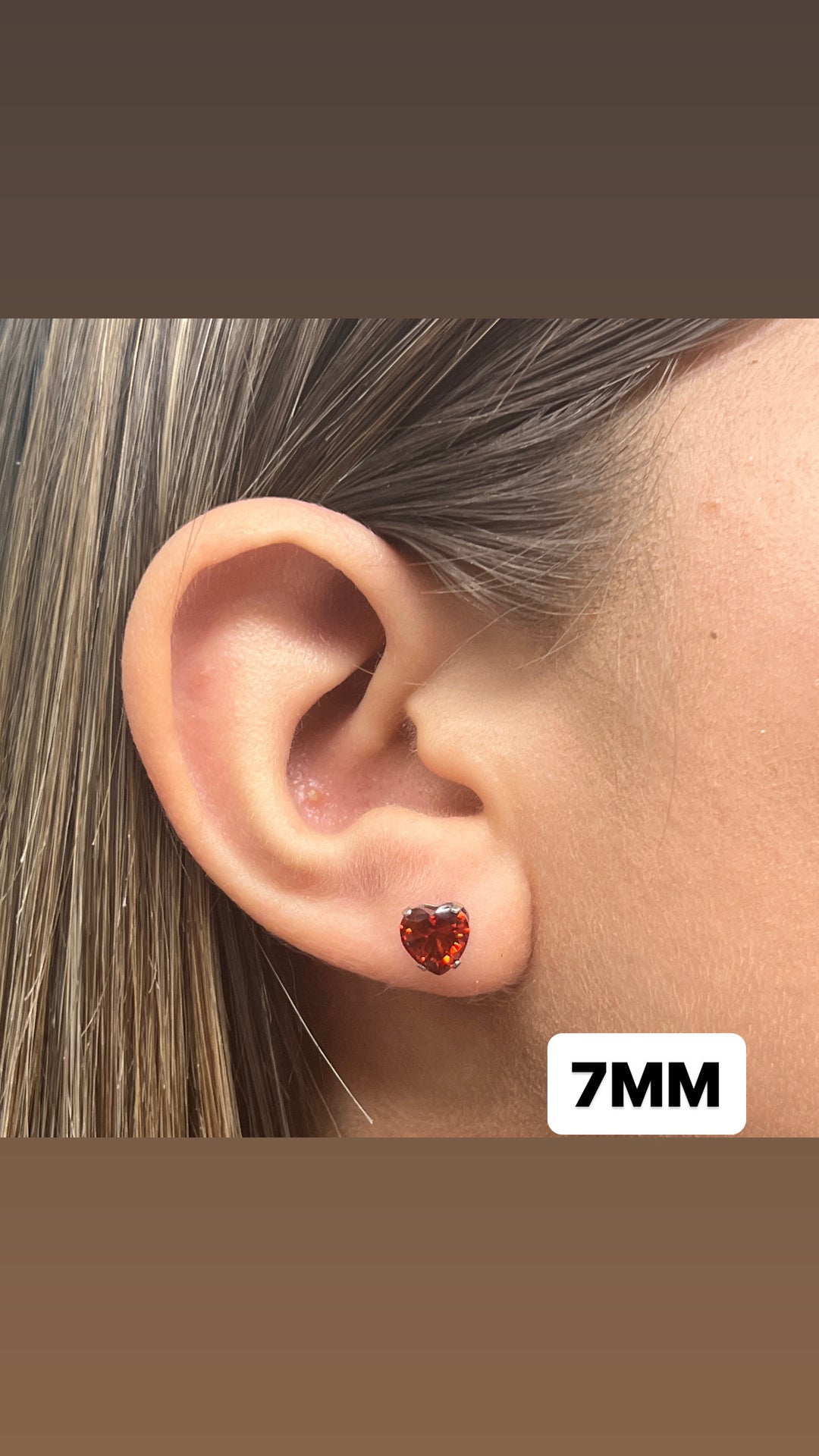 Aretes de Acero Corazón Rojo