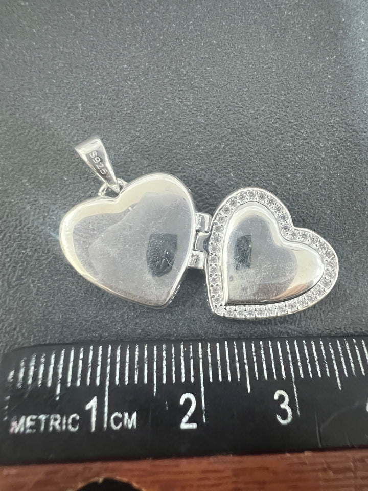 Dije Relicario Corazón Plata