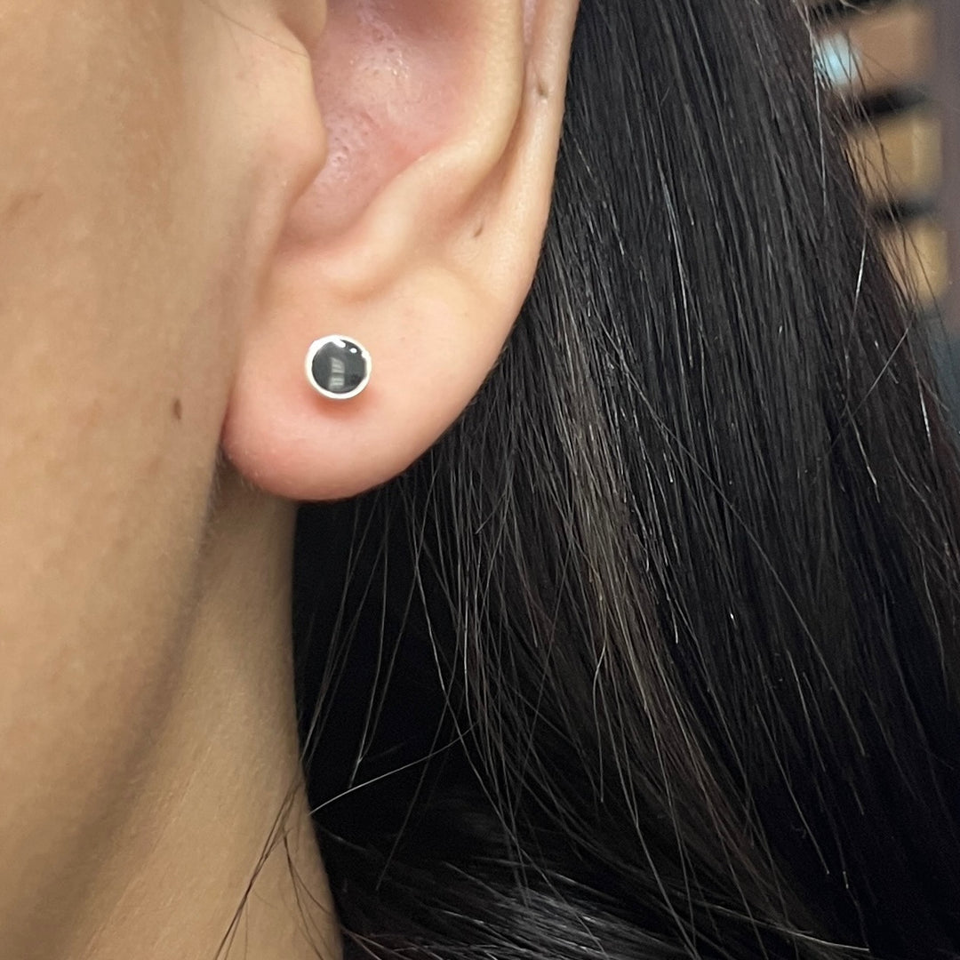 Aretes Ónix Redondos 5MM ⚫️