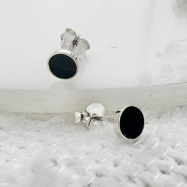 Aretes Ónix Redondos 5MM ⚫️