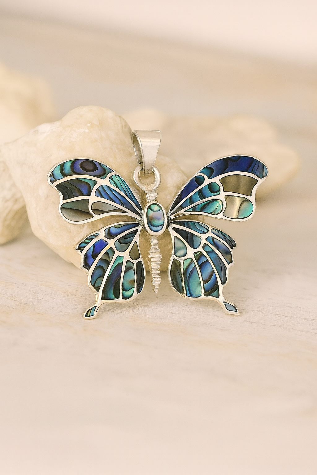 Dije de Plata Mariposa Abulón