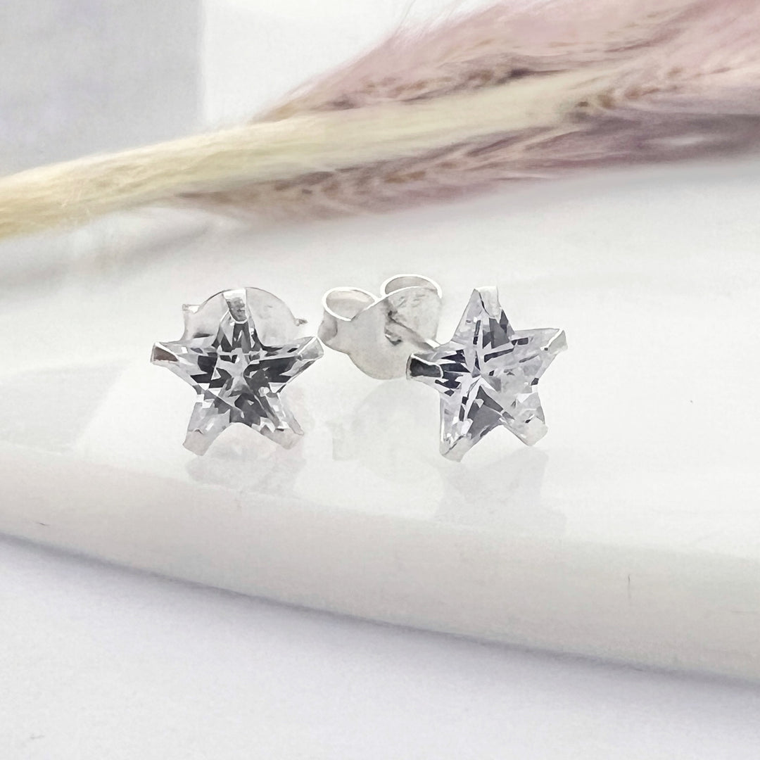 ▷ Aretes Chispas Estrella 6MM | Nicola Joyería 🇨🇷