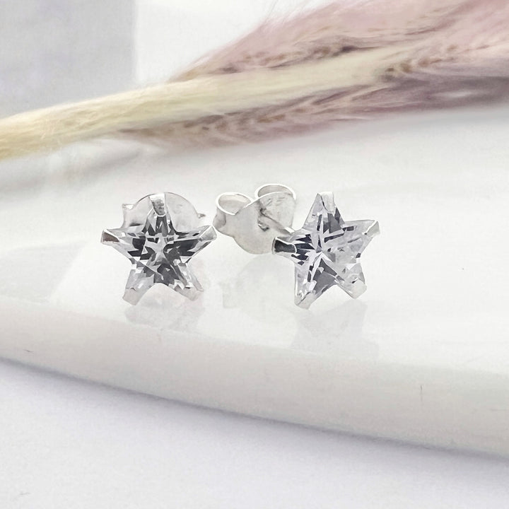 ▷ Aretes Chispas Estrella 6MM | Nicola Joyería 🇨🇷