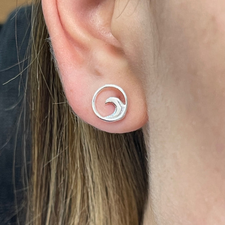 Compra online unos hermosos de plata en forma de ola del mar 🌊 en Costa Rica 🇨🇷