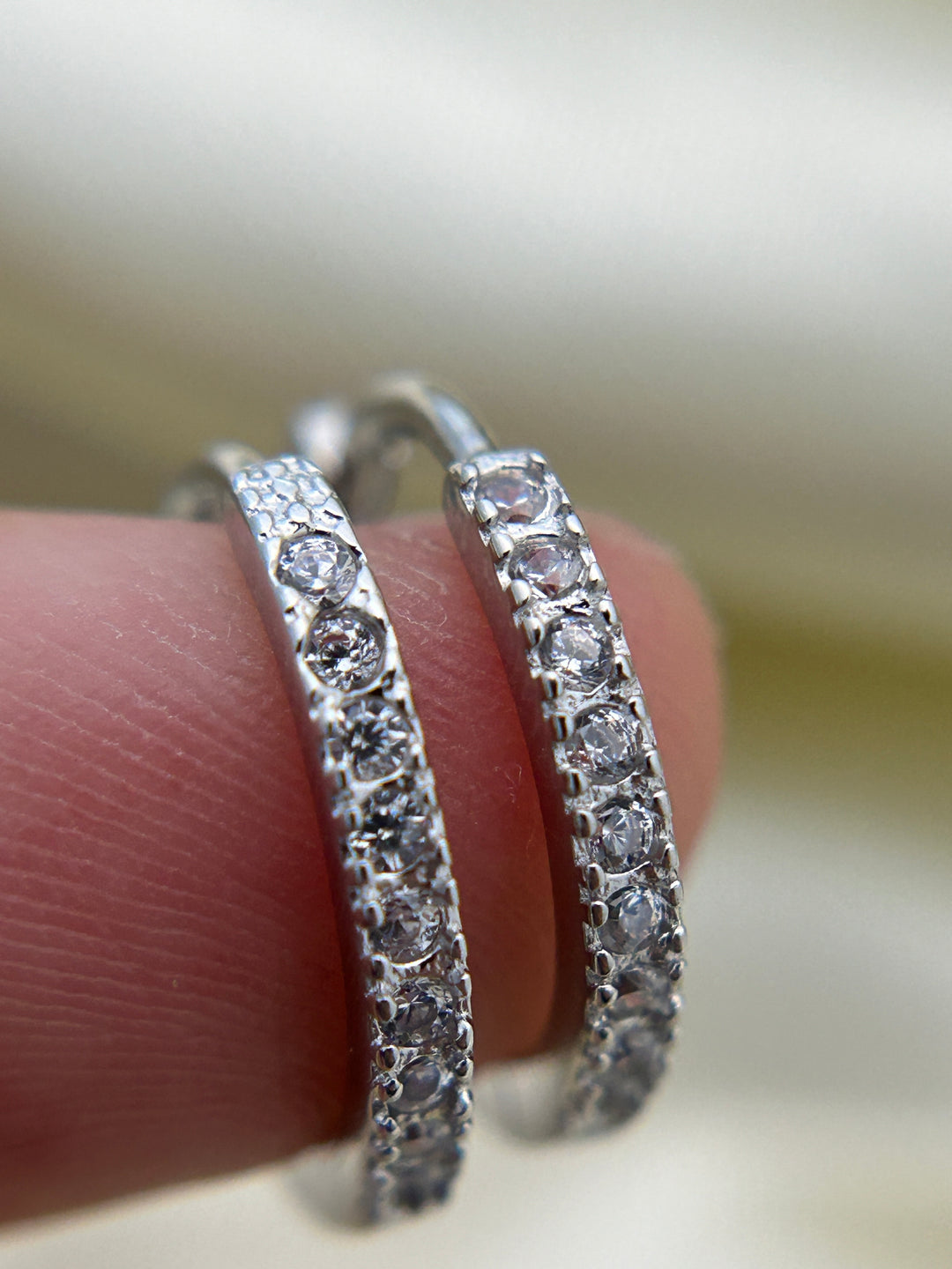 Huggies de Plata Brillantes