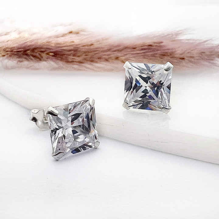▷ Aretes Chispas Cuadradas 8MM Blancas | Plata 925 | Nicola Joyería 🇨🇷