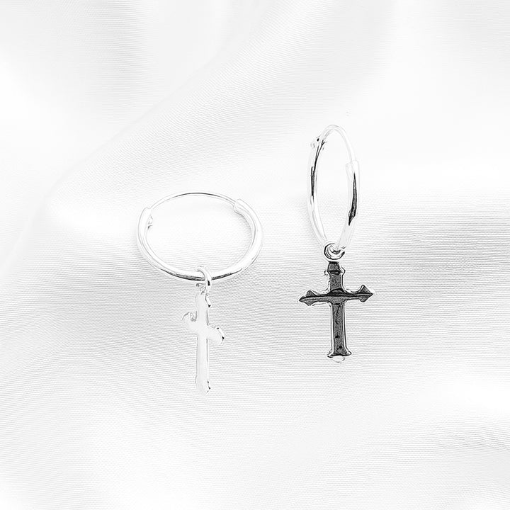 Argollas Colgantes Cruz Bordeada