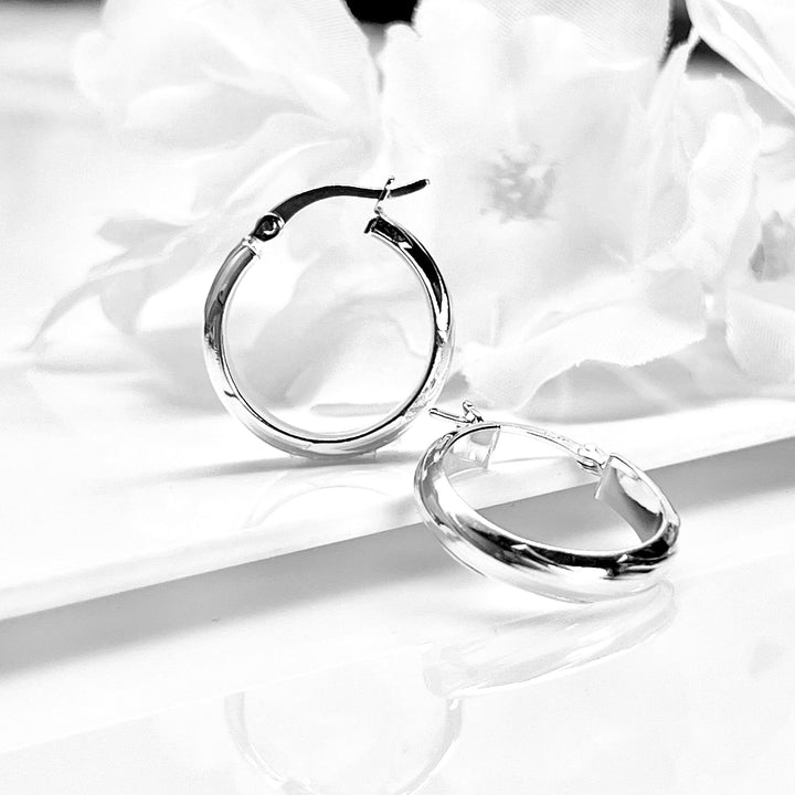 Argollas de Plata Media Caña 15MM Diseño