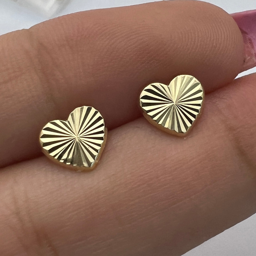 Aretes de Oro 10k Corazón Diamantado 5MM