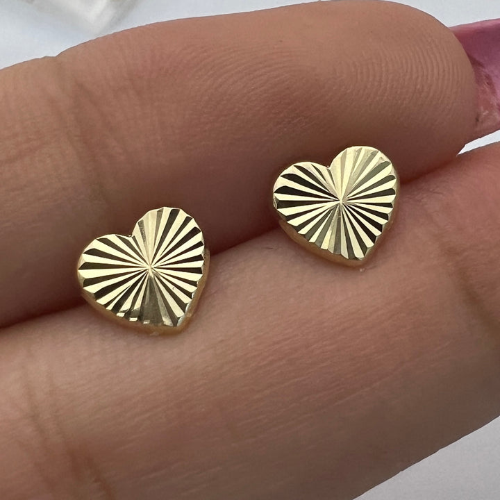 Aretes de Oro 10k Corazón Diamantado 5MM