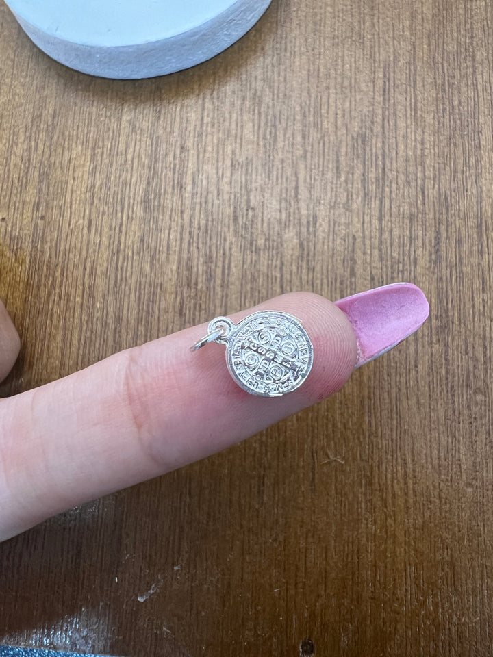 Dije San Benito 8MM Plata