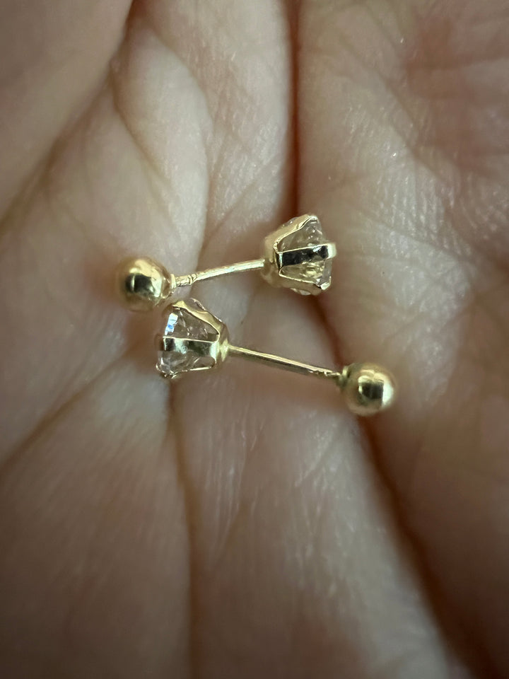 Aretes de Oro 10k Deneb 3MM