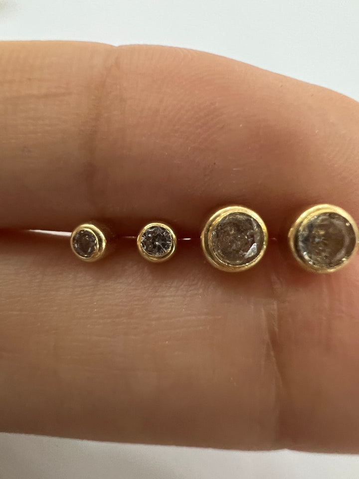 Aretes de Oro 10k Cilindro 2.5MM