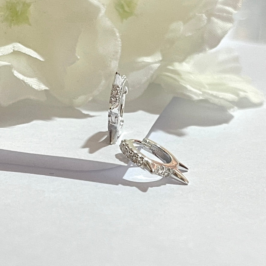 Argollas Punk de Plata 925 con Tres Picos | Nicola Joyería